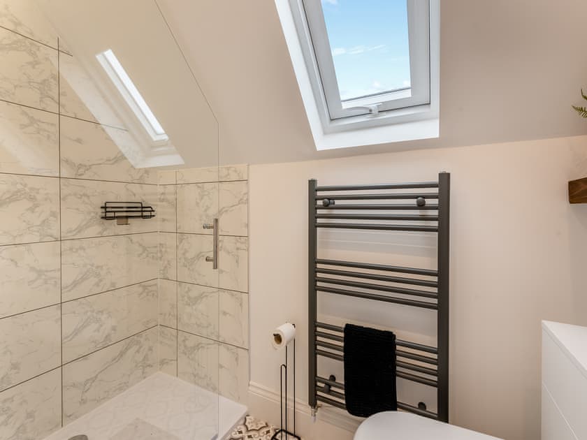 Bathroom | Cedar Lodge, Pleasley Vale, near Mansfield