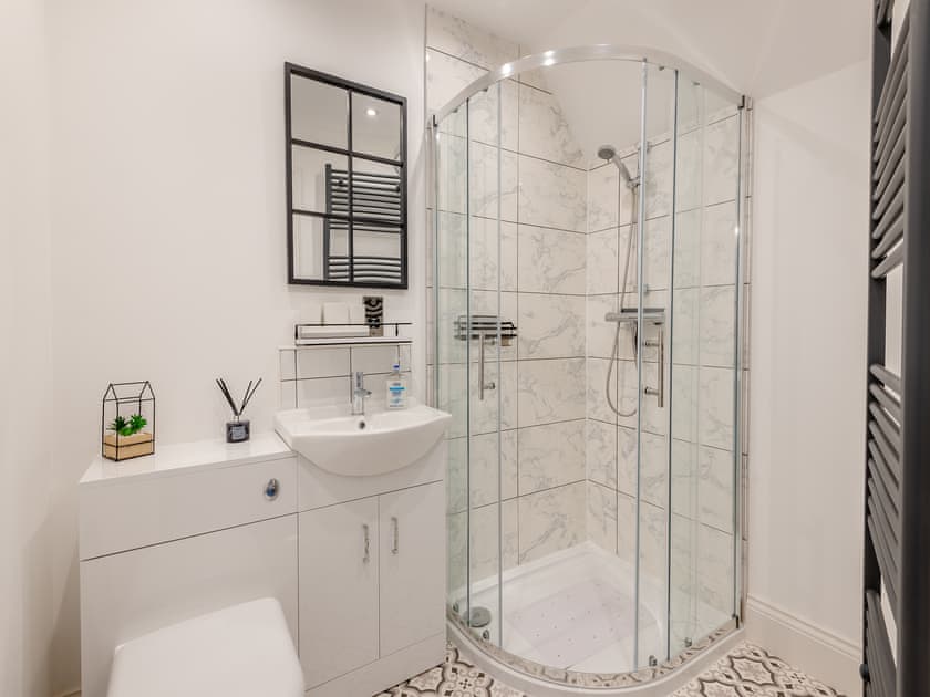 Bathroom | Cedar Lodge, Pleasley Vale, near Mansfield
