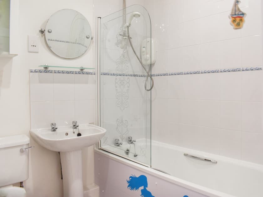 Bathroom | Chy Morvoren, Falmouth
