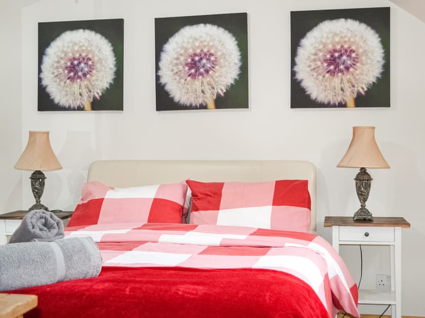 Double bedroom | Penthouse RiverView Apartment, Inverness