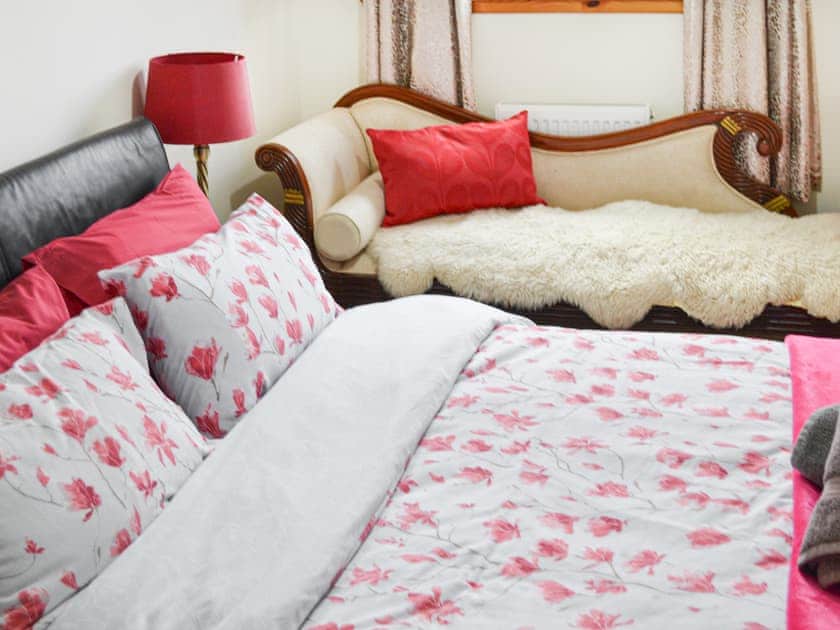 Double bedroom | Penthouse RiverView Apartment, Inverness