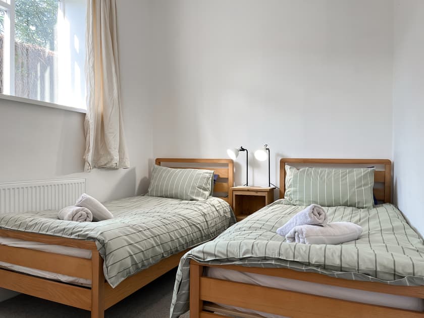Twin bedroom | Coldwell Street Cottage, Wirksworth