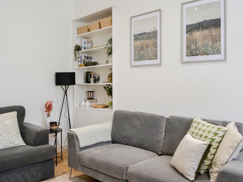 Prestwick Apartments Main Street Flat A in Ayr