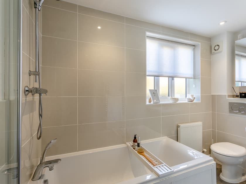 Bathroom | Malting Cottage, Much Hadham