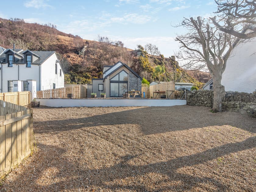 Exterior | Postbox Cottage, Lochranza