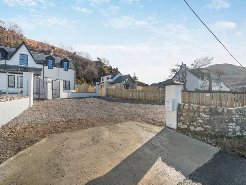 Exterior | Postbox Cottage, Lochranza