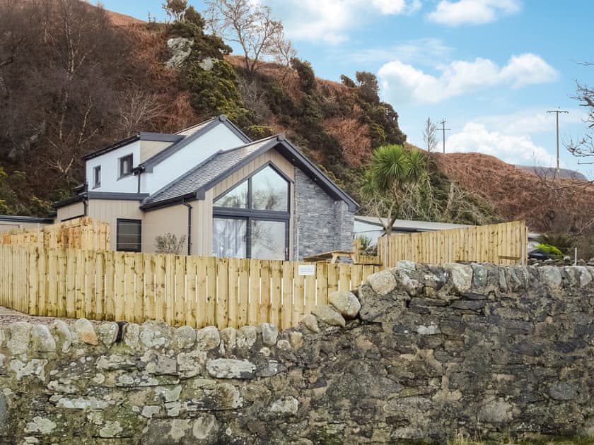 Exterior | Postbox Cottage, Lochranza