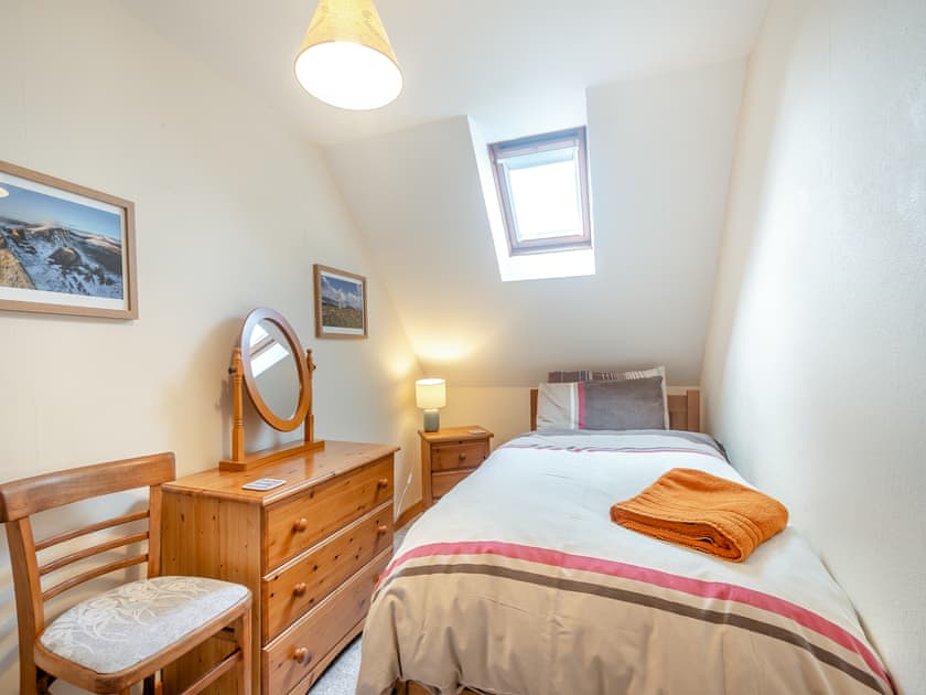 Single bedroom | 10 The Apostles - Apostle Cottages, Lochranza