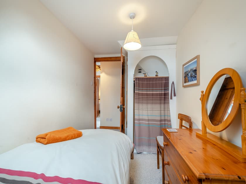 Single bedroom | 10 The Apostles - Apostle Cottages, Lochranza
