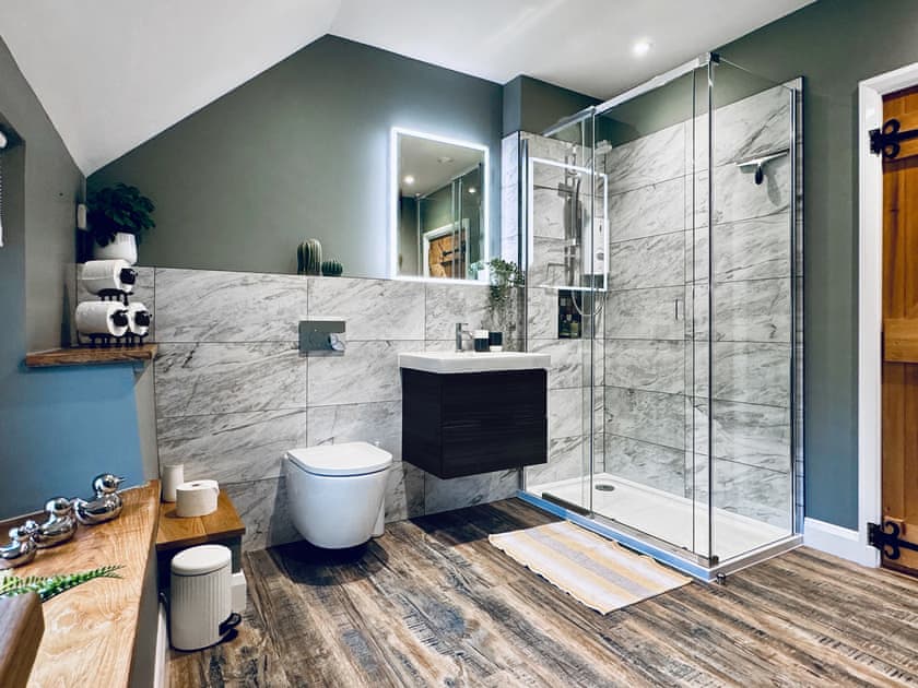 Bathroom | Winkle Cottage, Calbourne