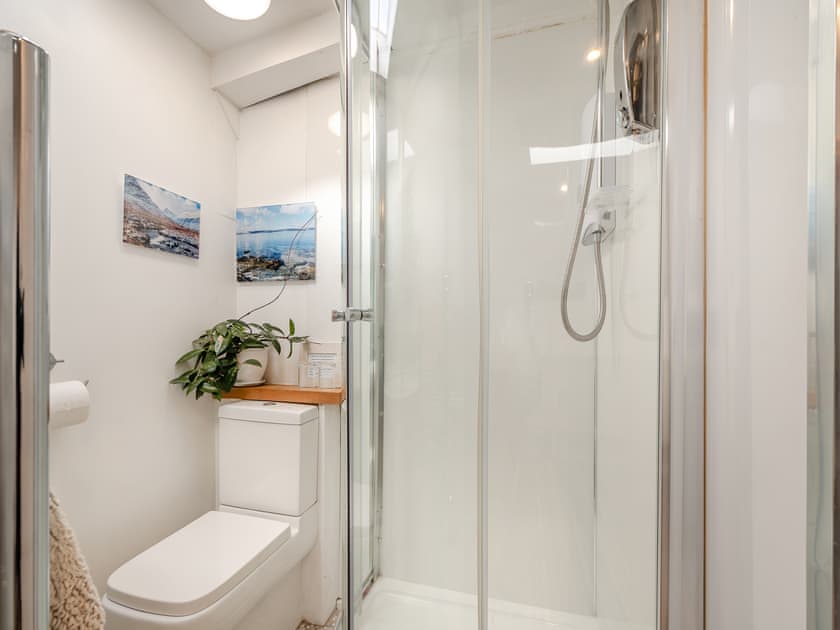 Bathroom | Apostles Back House - Apostle Cottages, Lochranza