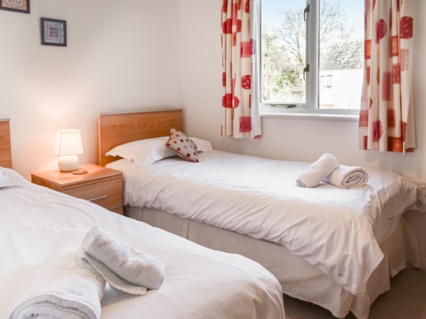 Twin bedroom | Chy Morvoren, Falmouth