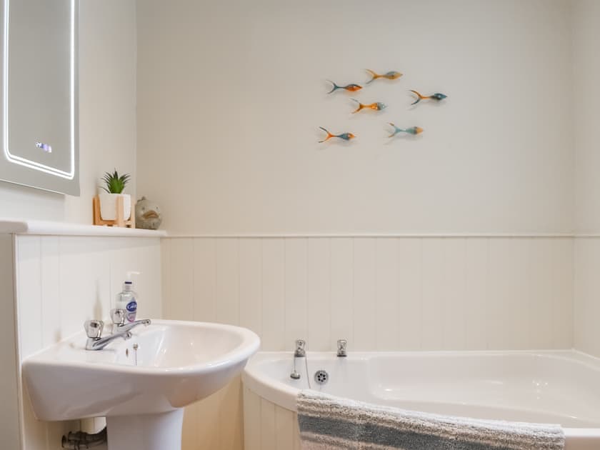 Bathroom | Bithecutt Cottage, Bude