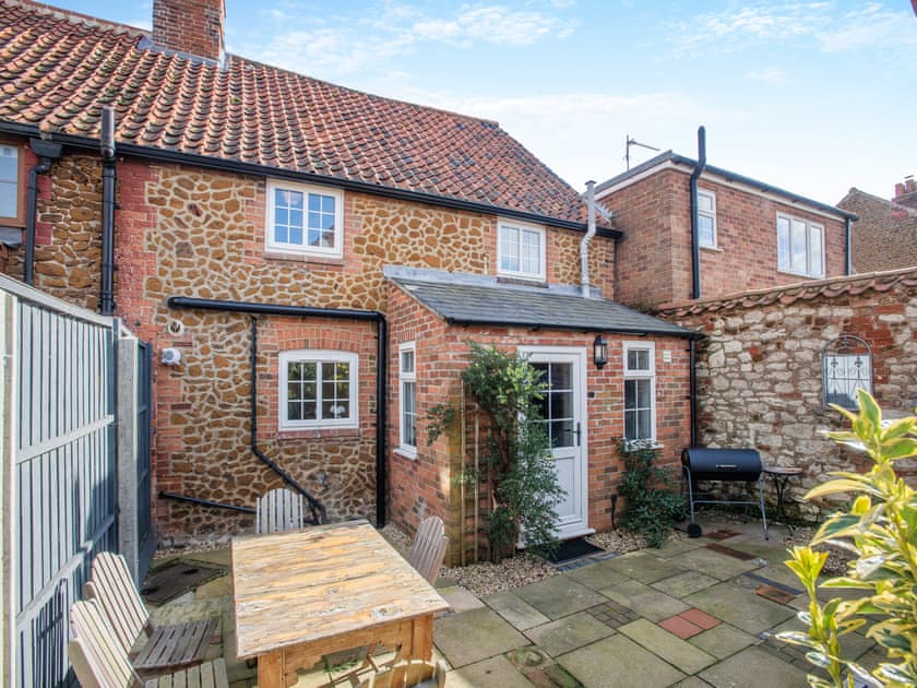 Sitting-out-area | Lavender Cottage, Heacham