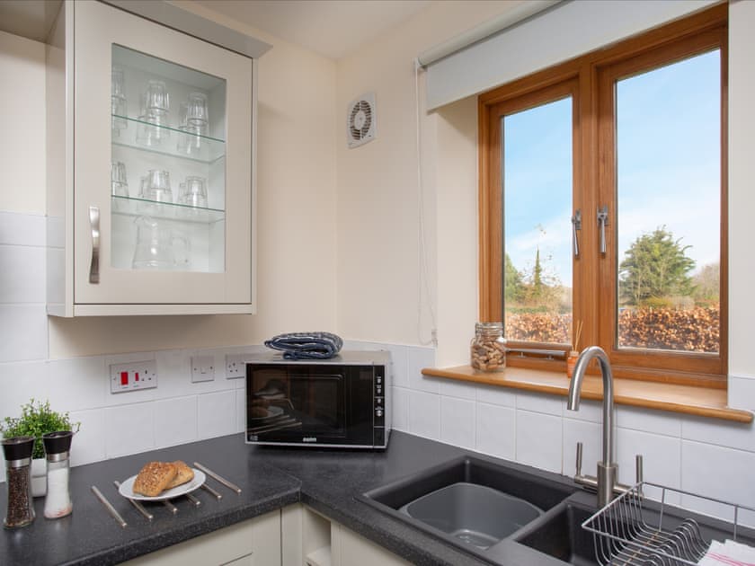 Kitchen | Golf Club Lodges- Curlew - Golf Club Lodges, Blackawton, near Totnes