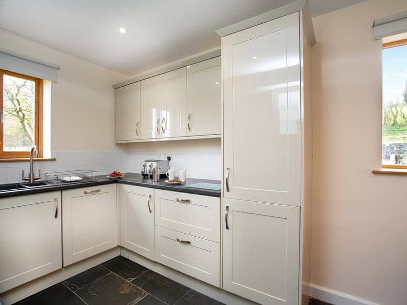 Kitchen | Golf Club Lodges- Curlew - Golf Club Lodges, Blackawton, near Totnes