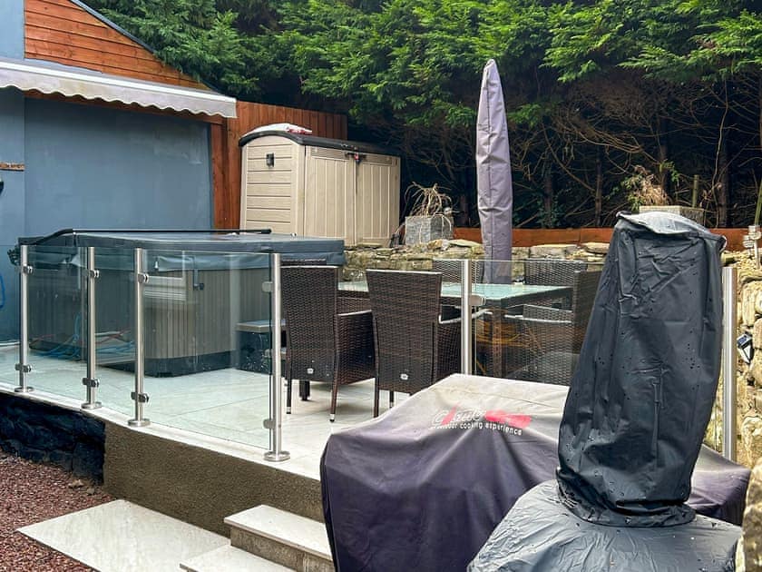 Outdoor area with hot tub | Honeycott, Llangattock, near Crickhowell