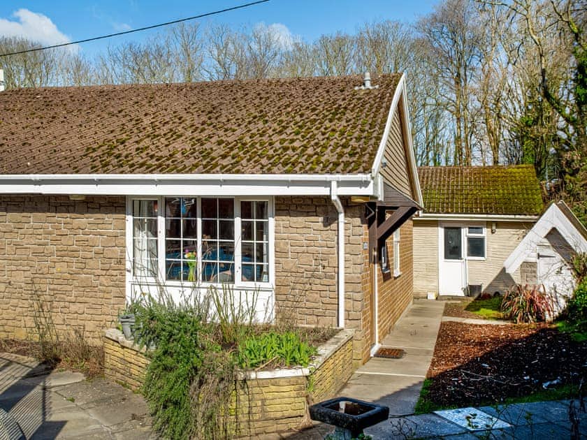 Exterior | Bank Voles Nest - Granite Henge, Looe