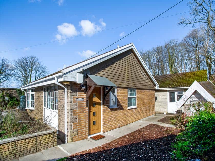 Exterior | Bank Voles Nest - Granite Henge, Looe