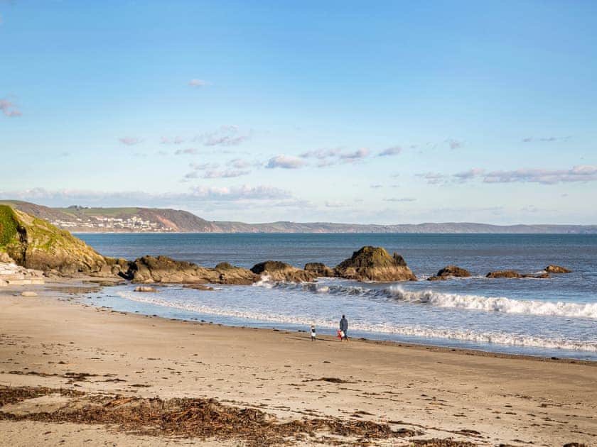 Surrounding area | Bank Voles Nest - Granite Henge, Looe