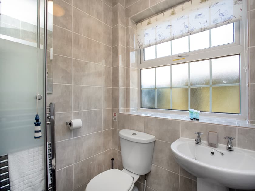 Bathroom | Deers Holt - Granite Henge, Looe