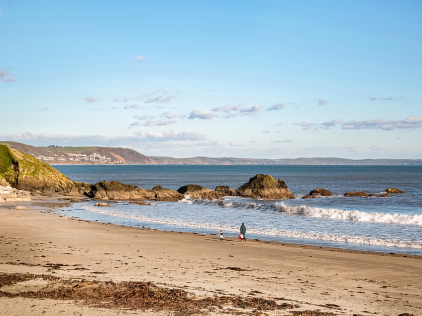 Surrounding area | Deers Holt - Granite Henge, Looe