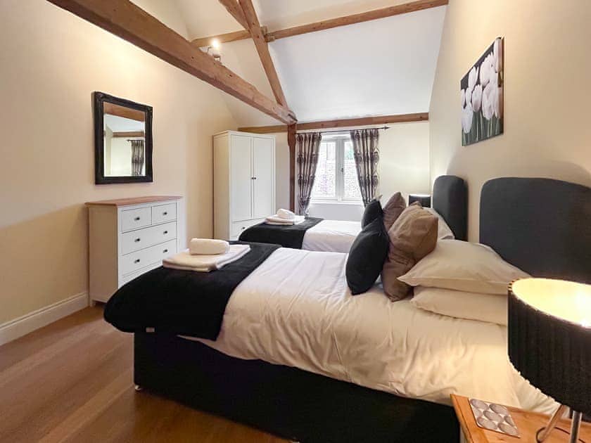 Spacious twin bedroom | Stag’s Rest - Manor Farm Barns, Witton, near Happisburgh