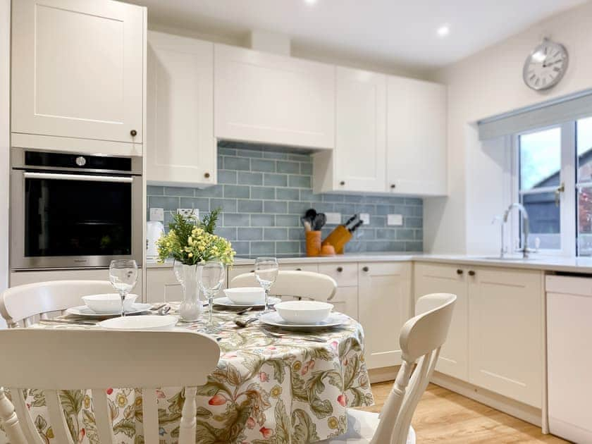 Kitchen/diner | Middle Farm Cottage, Winterbourne Monkton, Nr Marlborough