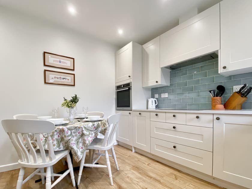 Kitchen/diner | Middle Farm Cottage, Winterbourne Monkton, Nr Marlborough
