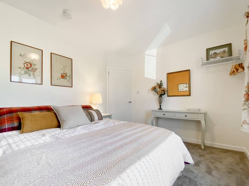 Double bedroom | Middle Farm Cottage, Winterbourne Monkton, Nr Marlborough