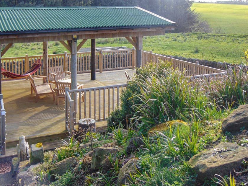 Sitting-out-area | Cobweb Cottage - Soppit Farm Cottages, Elsdon
