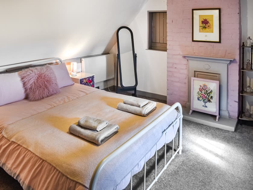 Double bedroom | Raspberry Cottage, Ripple, near Deal