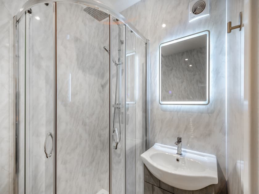 Bathroom | Hedd Wen, Nebo nr Caernarfon