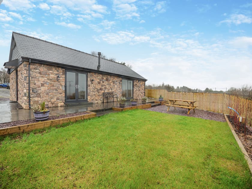Garden | Hedd Wen, Nebo nr Caernarfon