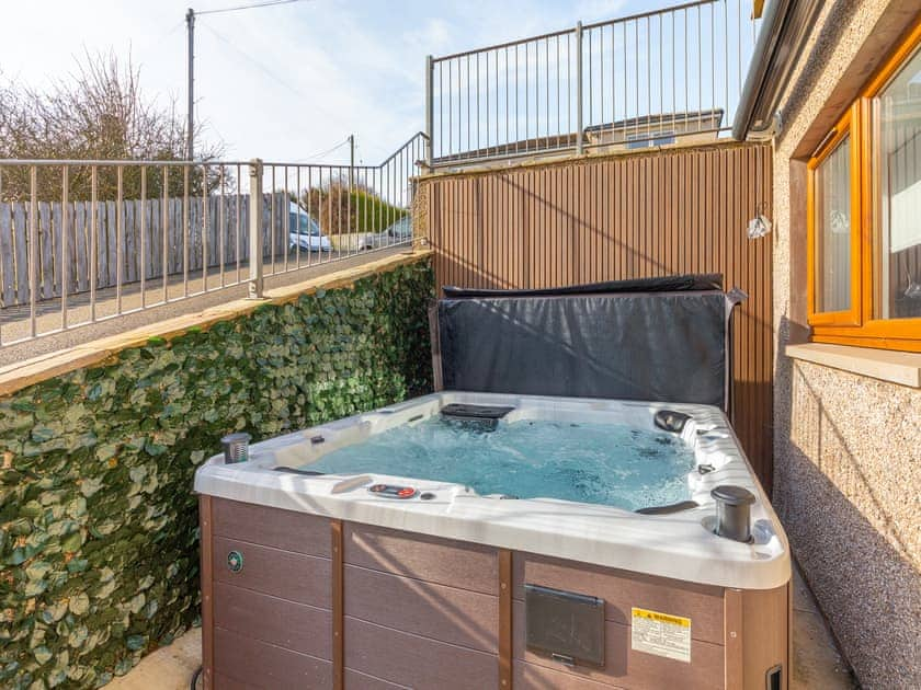 Hot tub | The Beaches, Berwick-Upon-Tweed