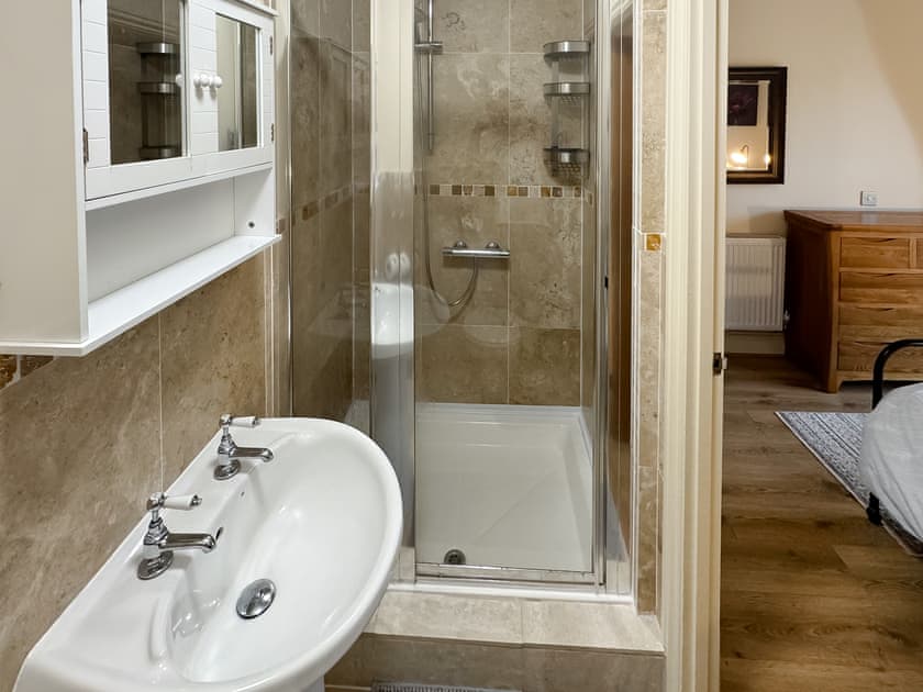 En-suite | 4 Murton Whitehouse Steading, Berwick Upon Tweed