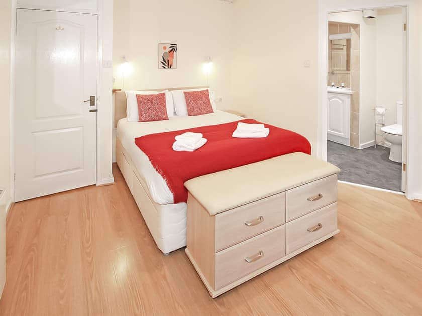 Double bedroom | Rivers Edge Penthouse, Porthmadog