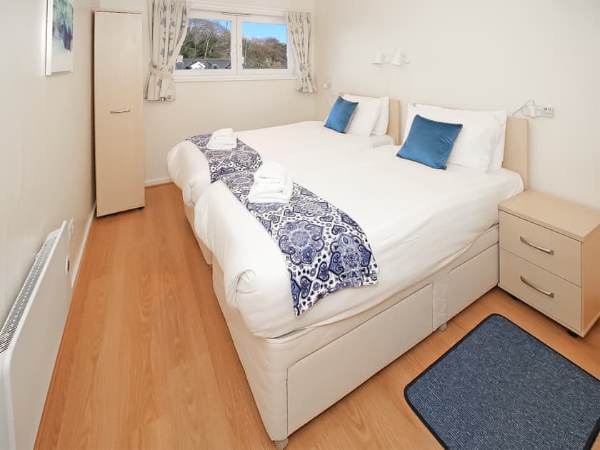 Twin bedroom | Rivers Edge Penthouse, Porthmadog