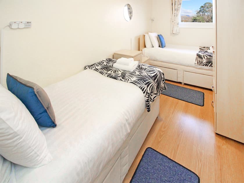 Twin bedroom | Rivers Edge Penthouse, Porthmadog