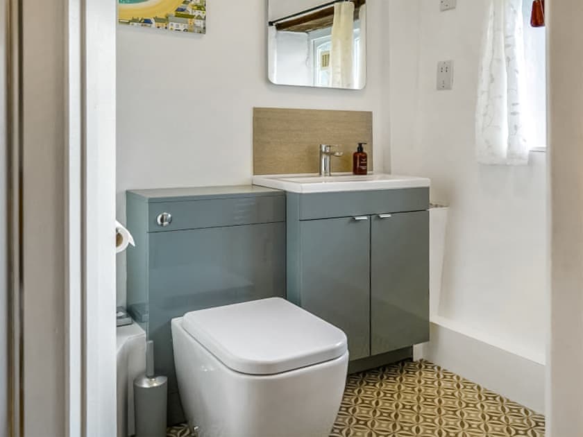 En-suite shower room | The Tallet - Mennabroom Farm Cottages, Warleggan, near Bodmin