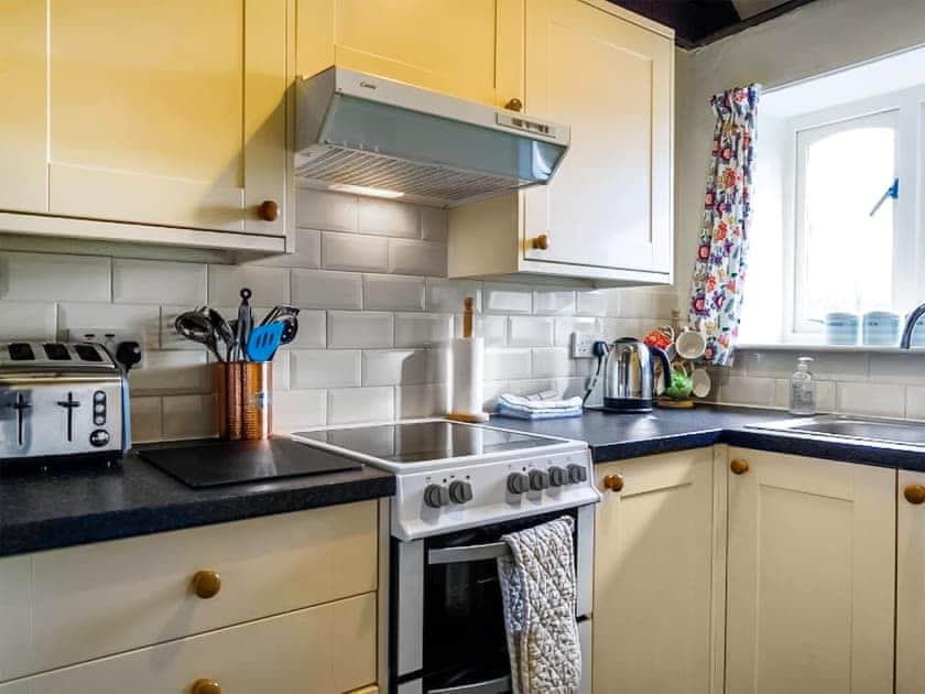 Well-equipped fitted kitchen | The Shippon - Mennabroom Farm Cottages, Warleggan, near Bodmin