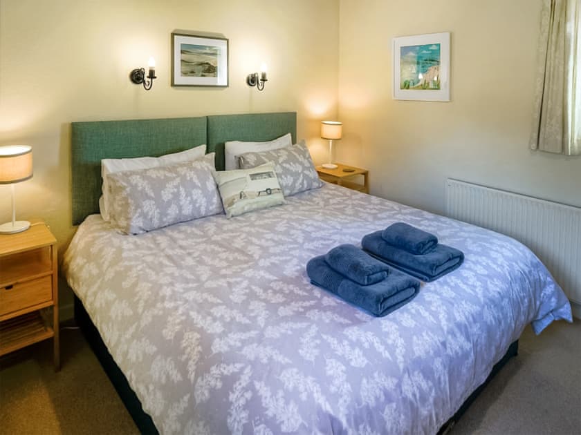 Restful double bedroom | The Byre - Mennabroom Farm Cottages, Warleggan, near Bodmin