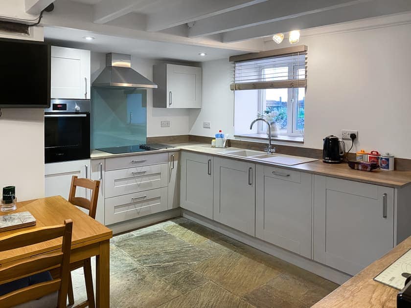 Kitchen/diner | Cyll y Felin Fawr 1 - Cyll y Felin Fawr, Aberdaron