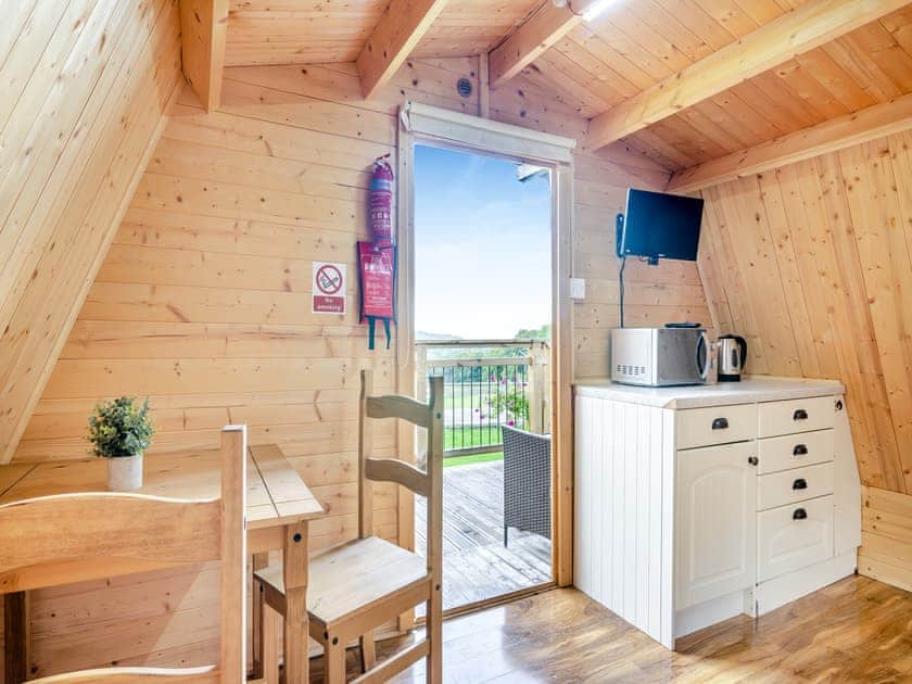 Open plan living space | Shadi - Hengenin Holidays, Llandyfan, Ammanford