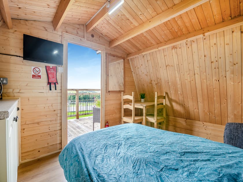 Open plan living space | Shadi - Hengenin Holidays, Llandyfan, Ammanford