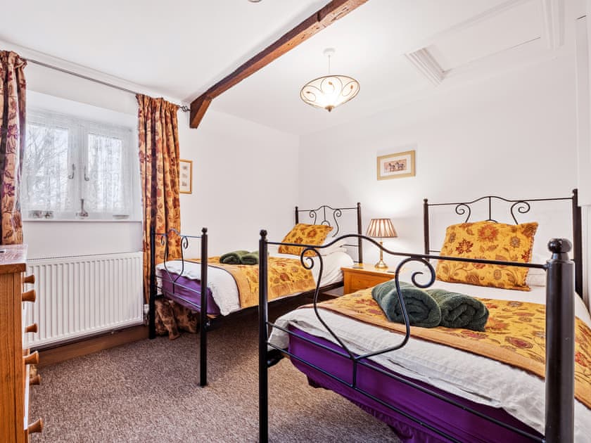 Twin bedroom | The Cottage - Midknowle Farm Cottages, South Barrow, near Yeovil