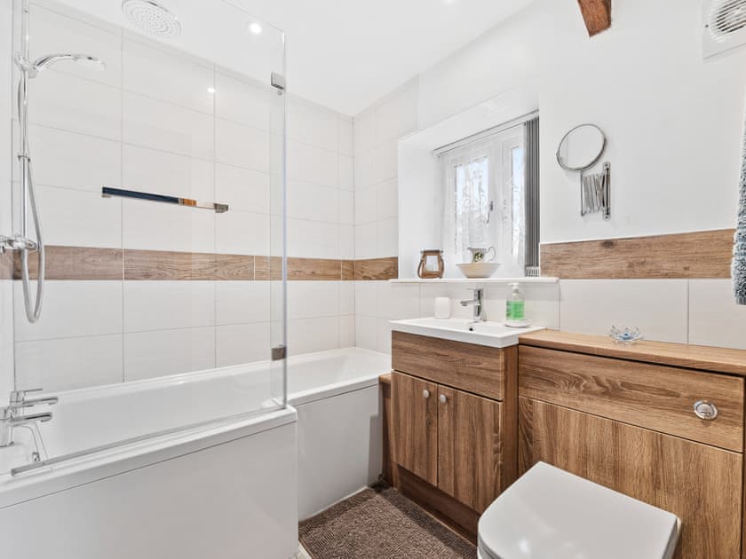 Bathroom | The Cottage - Midknowle Farm Cottages, South Barrow, near Yeovil