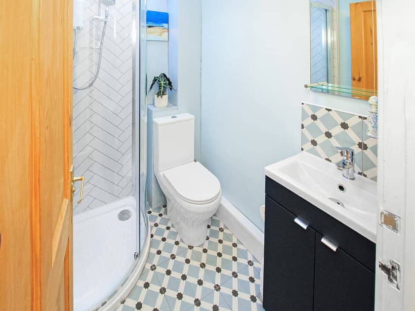 Bathroom | Riverbank Cottage, Beddgelert