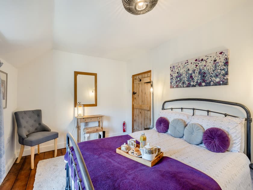 Double bedroom | Lavender Cottage, Heacham