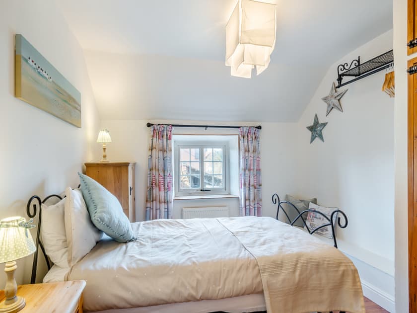 Single bedroom | Lavender Cottage, Heacham